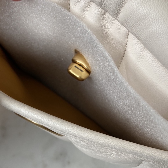 Coach Quilted Leather Camera Bag, Chalk/White, NWT - Picture 6 of 16